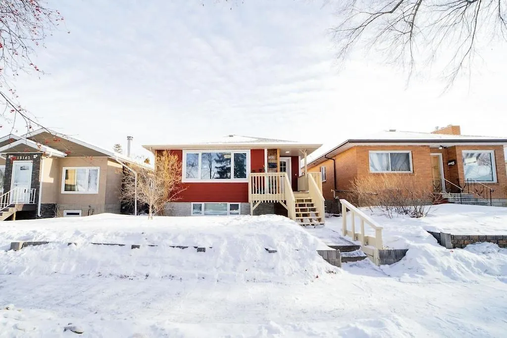 Tatil Evi Cozy 3 Bedroom Contemporary Home With Free Parking Edmonton Kanada