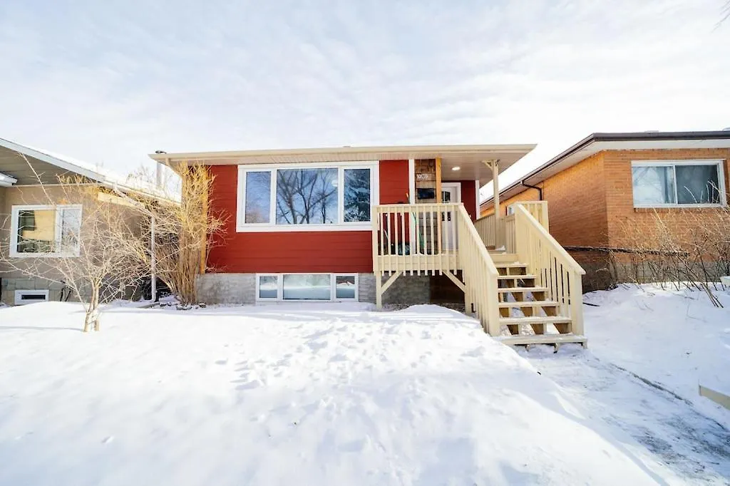 Cozy 3 Bedroom Contemporary Home With Free Parking Edmonton Tatil Evi
